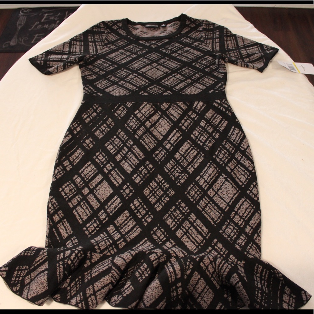 Ninaleonard Plaid Printed Ruffle Hem Knit Dress